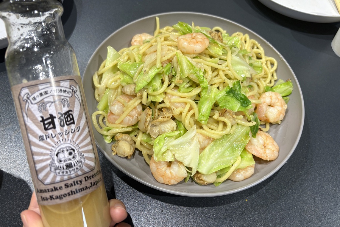甘酒塩ドレッシングで味付けした塩焼きそば